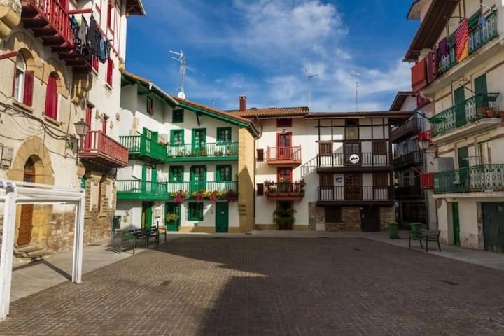 La Marina Amplio Apartamento En Pleno Centro De Hondarribia Bagian luar foto